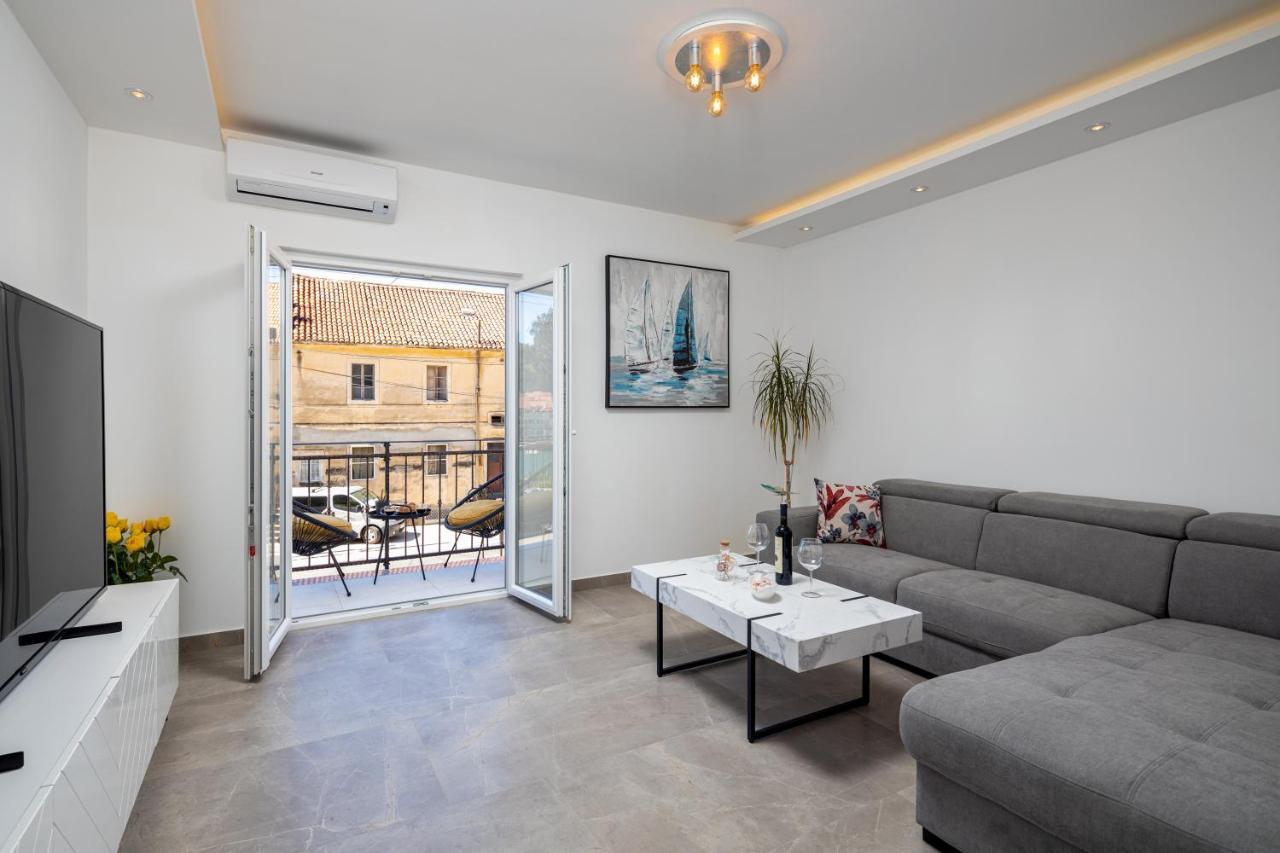 Apartment Navika Omiš Екстериор снимка