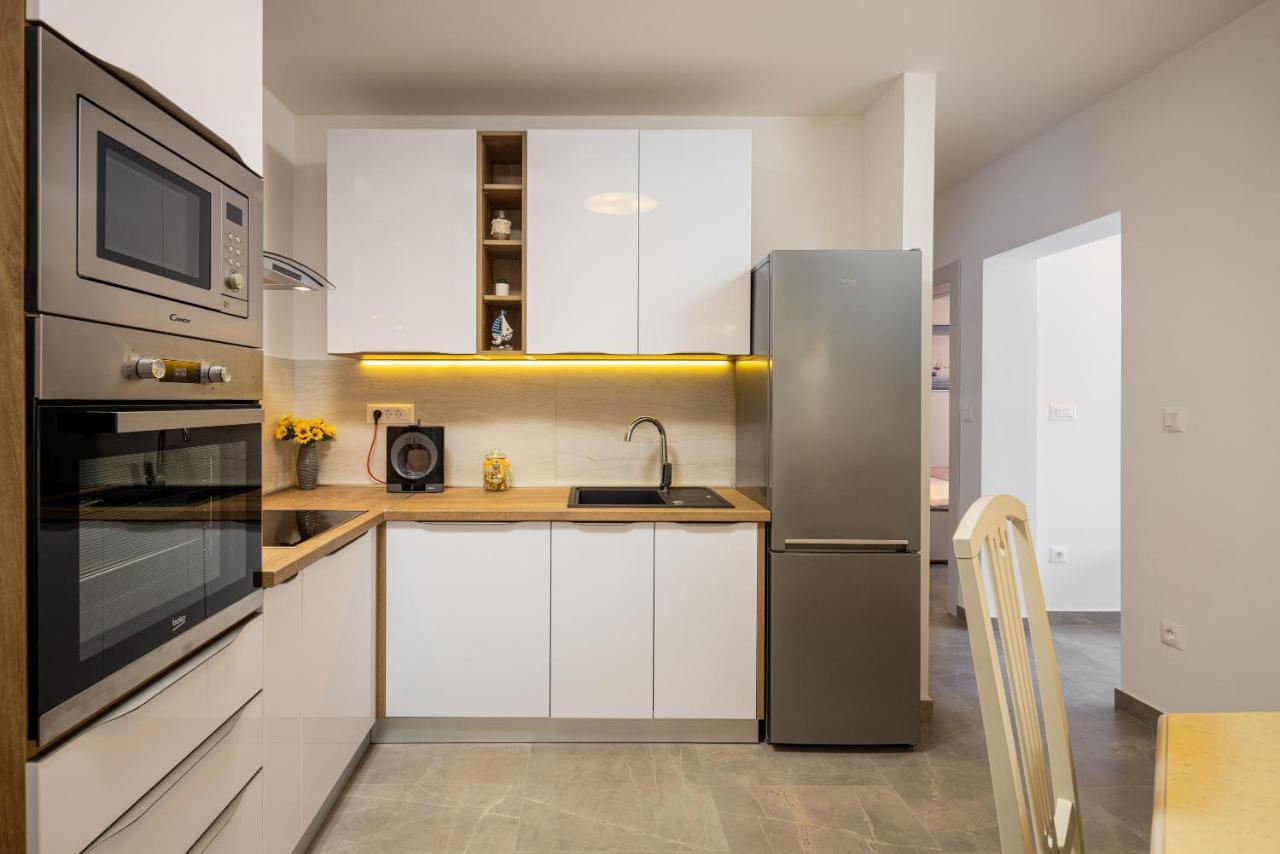 Apartment Navika Omiš Екстериор снимка