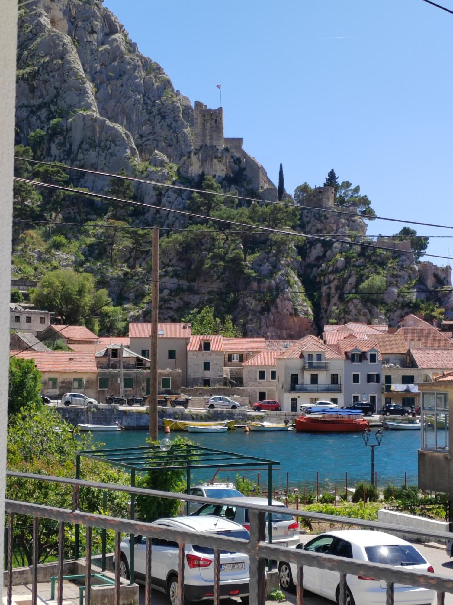 Apartment Navika Omiš Екстериор снимка