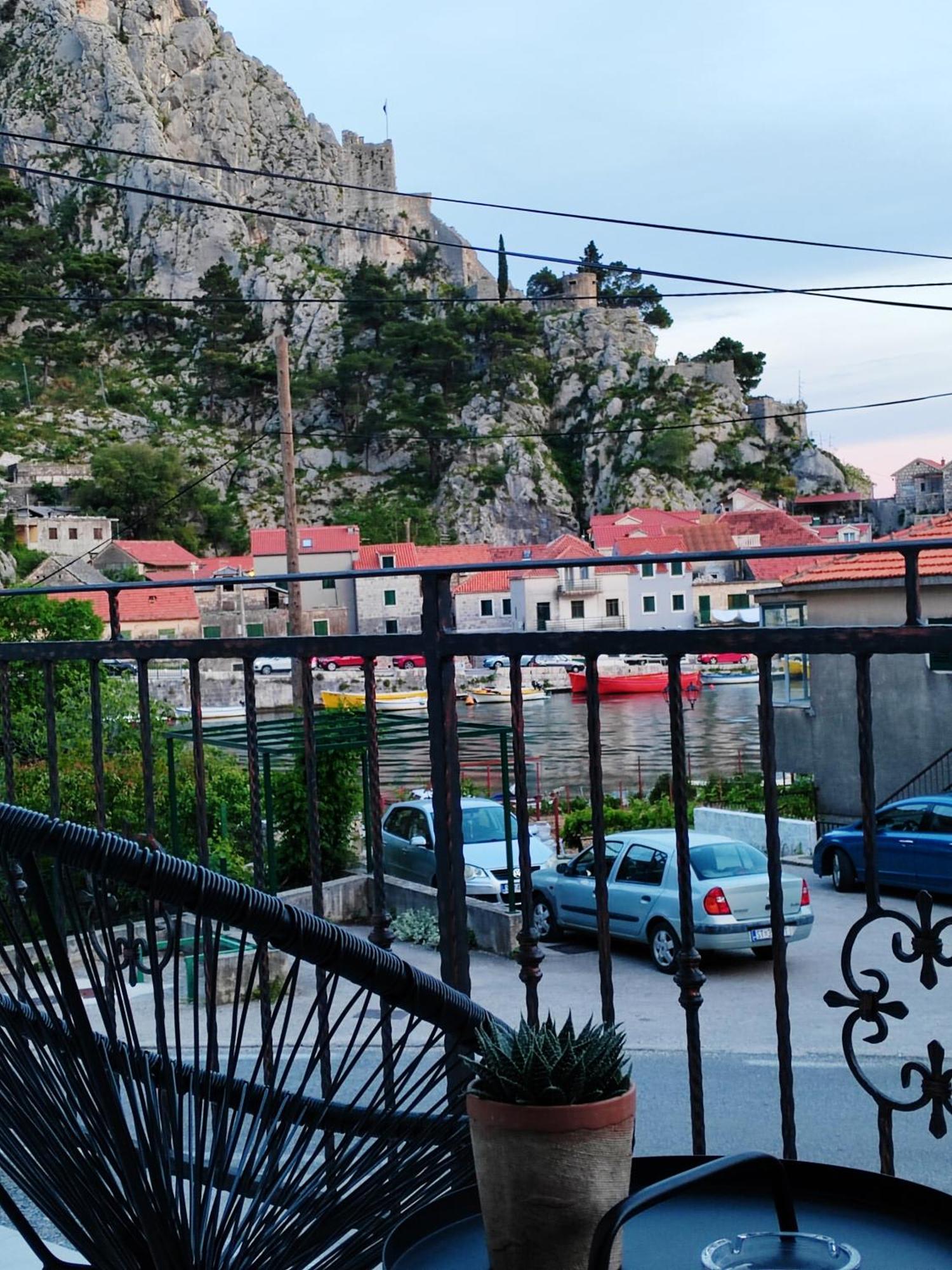 Apartment Navika Omiš Екстериор снимка